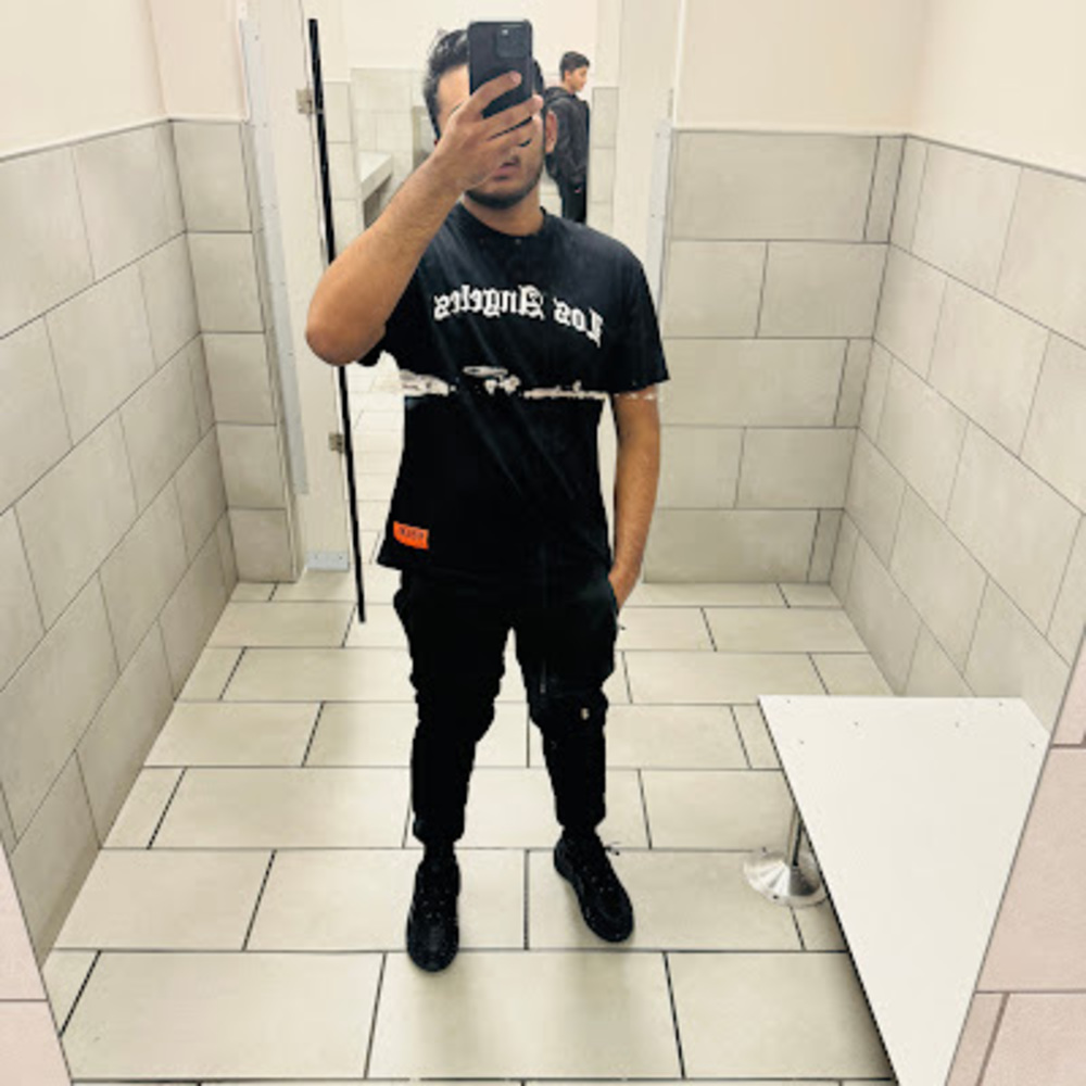 Meet your Posher, Abir